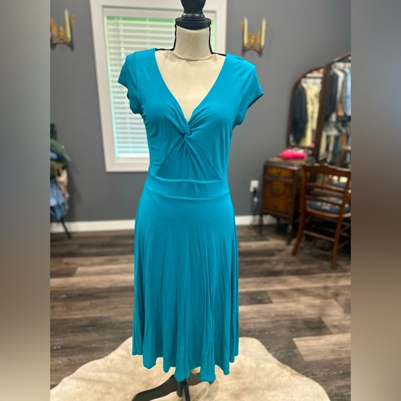 Boden Faux Wrap Midi Dress Jersey Blue Front Twist Size 8R Flowy - Picture 1 of 6